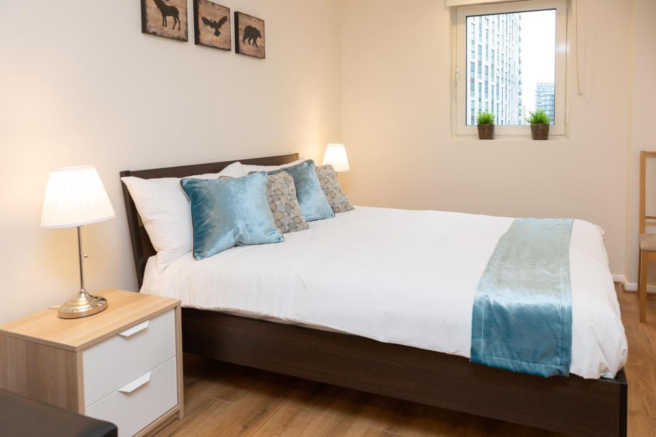 Royal Crossharbour Apartment London Bagian luar foto